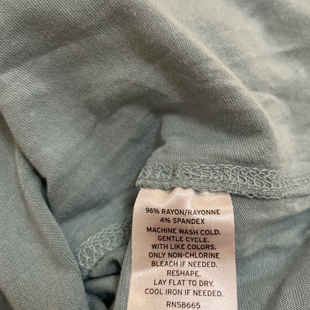 3/$15 ☘️ NWOT BP Flowy Hi-Low Tank Top - Picture 4 of 4